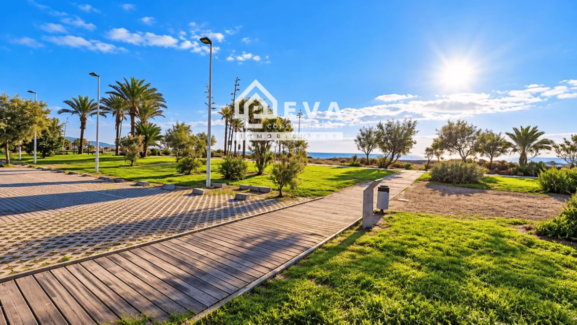 Apartamento en alquiler con terraza junto a la playa del Pinar, Grao de Castellón - foto 1 | Inmobiliaria en Castellón