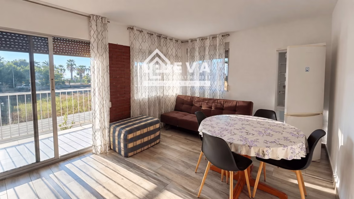 Apartamento en alquiler con terraza junto a la playa del Pinar, Grao de Castellón - foto 5 | Inmobiliaria en Castellón