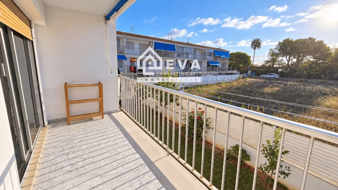 Apartamento en alquiler con terraza junto a la playa del Pinar, Grao de Castellón - foto 6 | Inmobiliaria en Castellón