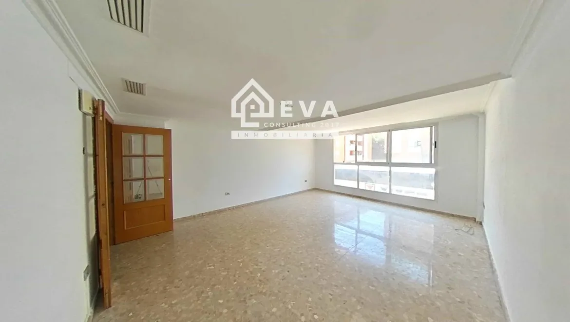 Casa adosada de banco en venta en Castellón con garaje - foto 2 | Inmobiliaria en Castellón