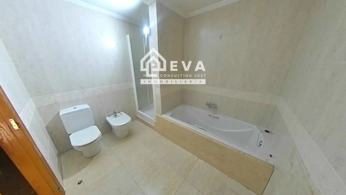 Casa adosada de banco en venta en Castellón con garaje - foto 20 | Inmobiliaria en Castellón