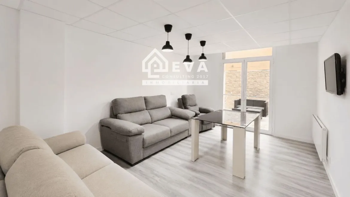 Chalet adosado en venta en Almassora pueblo con garaje y terraza - foto 1 | Inmobiliaria en Castellón