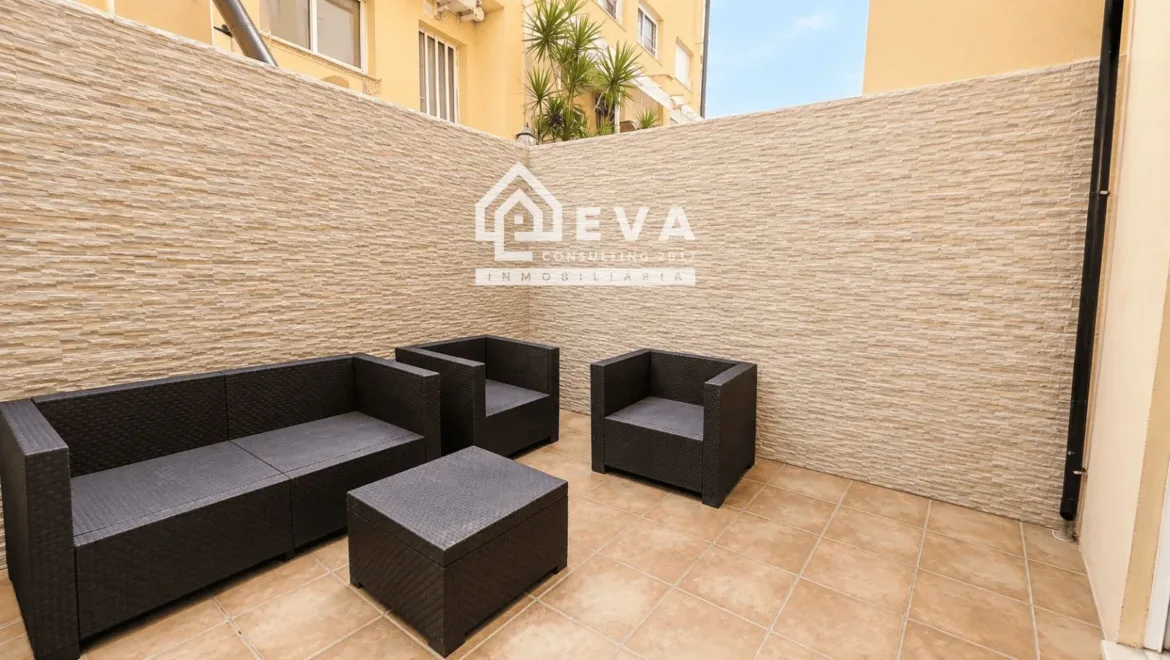 Chalet adosado en venta en Almassora pueblo con garaje y terraza - foto 2 | Inmobiliaria en Castellón
