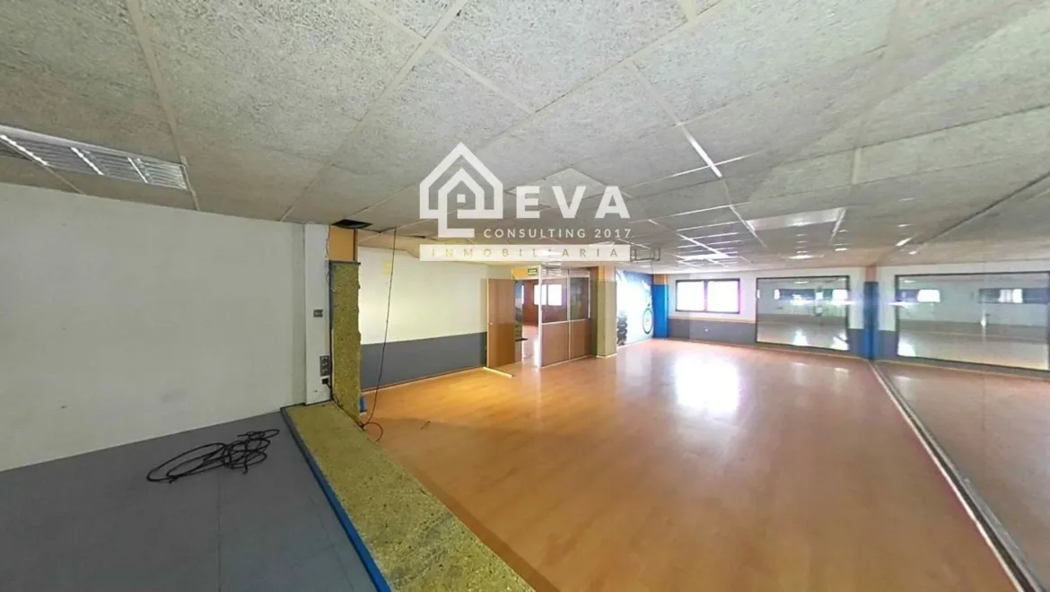 Local en venta en el centro de Castellón con 950 m² - foto 9 | Inmobiliaria en Castellón