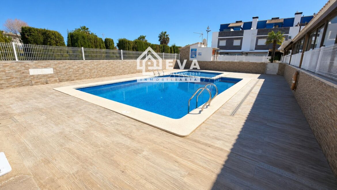 Adosado en venta en la playa de Almazora con piscina - foto 2 | Inmobiliaria Eva Consulting 2017