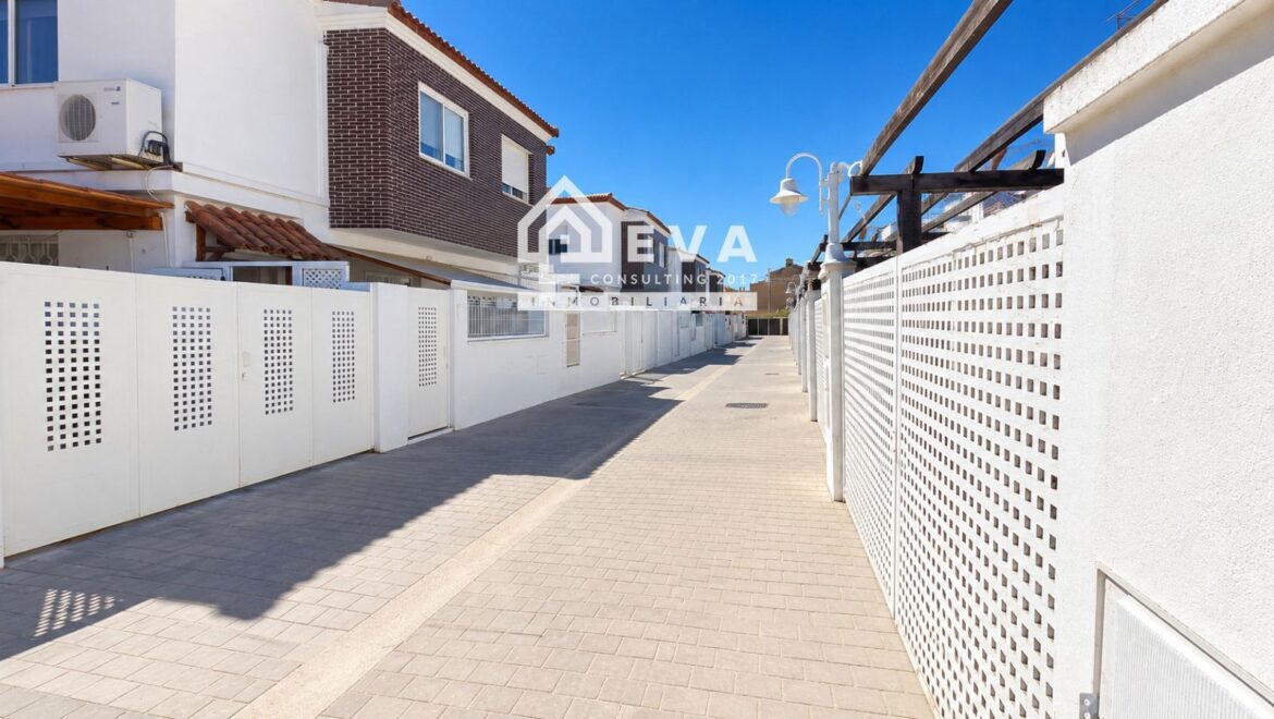 Adosado en venta en la playa de Almazora con piscina - foto 3 | Inmobiliaria Eva Consulting 2017