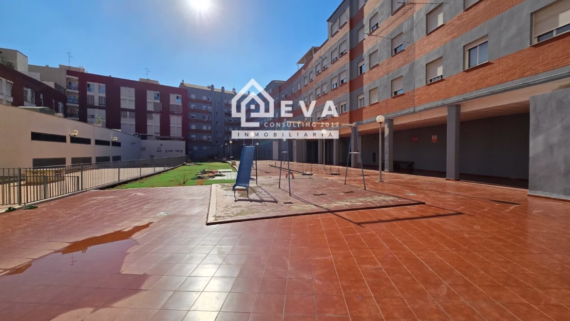Piso en venta en zona UJI de Castellón con 4 dormitorios - foto 1 | Inmobiliaria Eva Consulting 2017