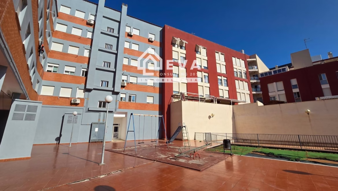 Piso en venta en zona UJI de Castellón con 4 dormitorios - foto 2 | Inmobiliaria Eva Consulting 2017