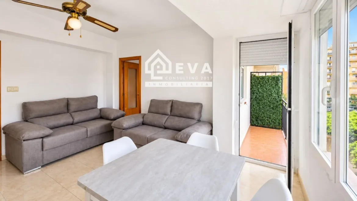 Piso en alquiler en Castellón de la Plana con 3 dormitorios y balcón - foto 1 | Inmobiliaria en Castellón