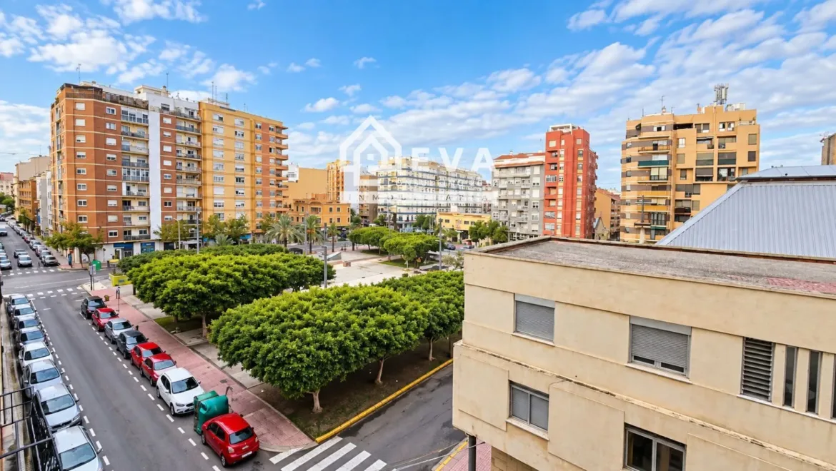 Piso en alquiler en Castellón de la Plana con 3 dormitorios y balcón - foto 16 | Inmobiliaria en Castellón