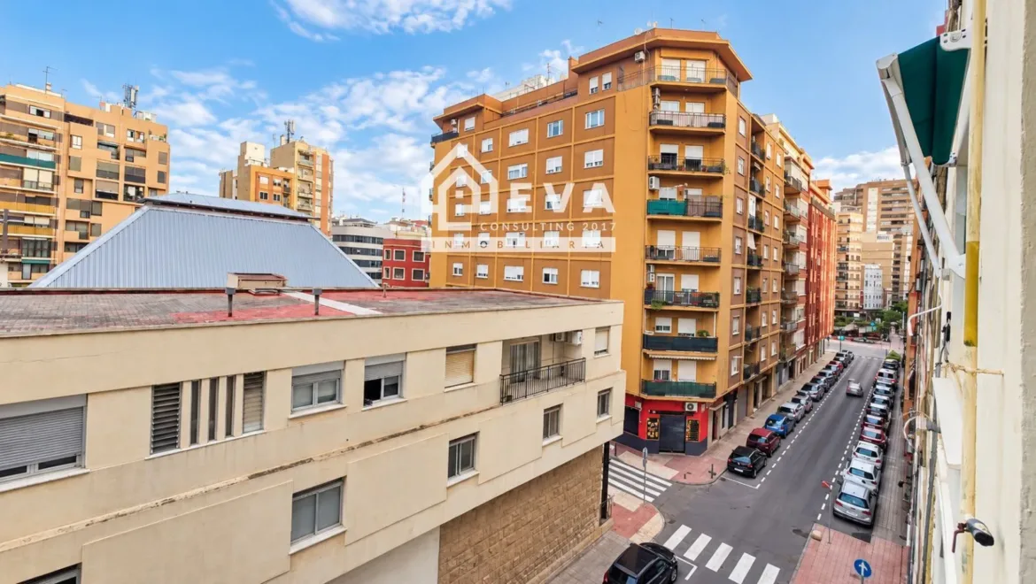 Piso en alquiler en Castellón de la Plana con 3 dormitorios y balcón - foto 17 | Inmobiliaria en Castellón