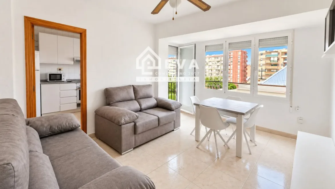 Piso en alquiler en Castellón de la Plana con 3 dormitorios y balcón - foto 2 | Inmobiliaria en Castellón