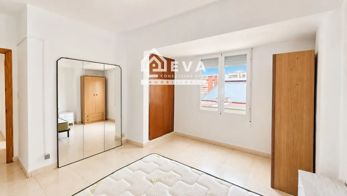 Piso en alquiler en Castellón de la Plana con 3 dormitorios y balcón - foto 7 | Inmobiliaria en Castellón